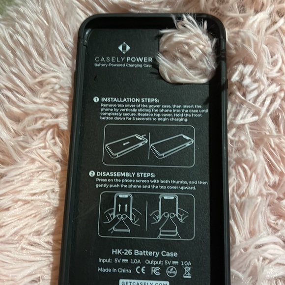 Hi! I am selling my IPhone 11 Pro Max Charging case you can charge it - Picture 7 of 7